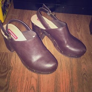 Union bay Brown Leather Clogs
